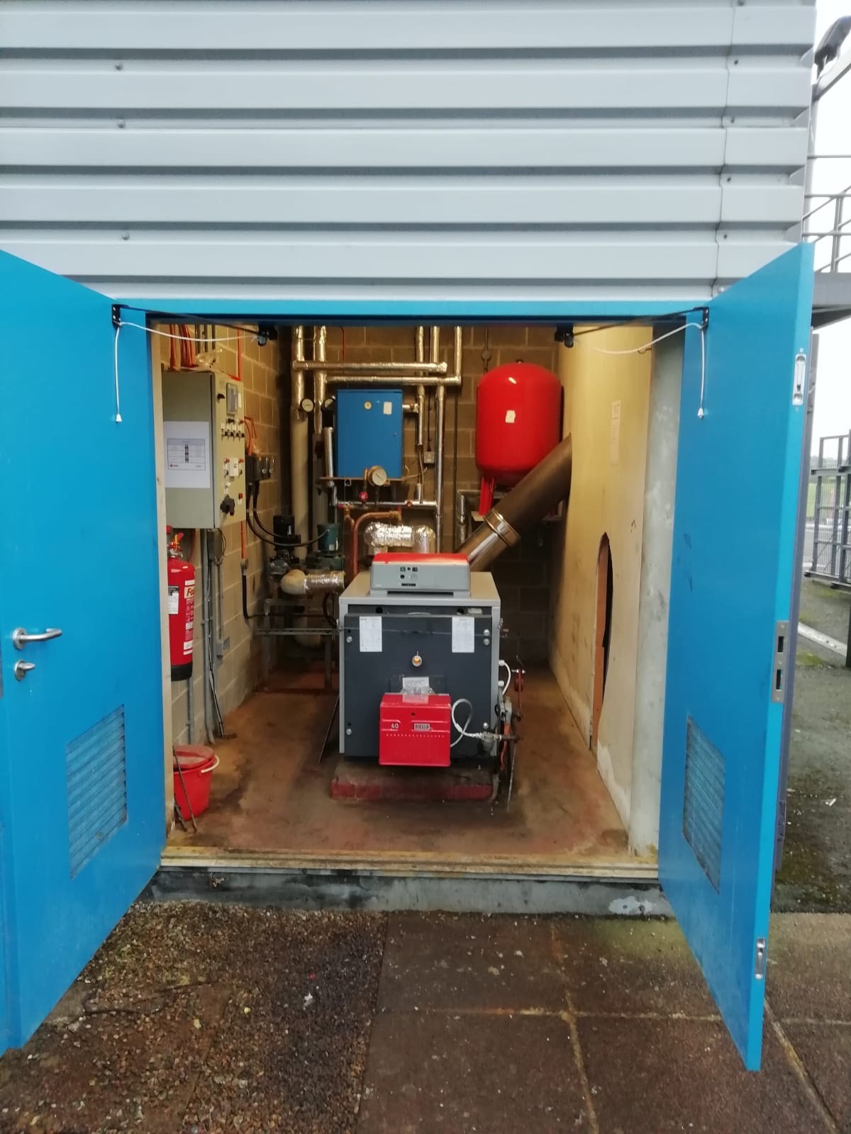 Commercial oil boiler replacement carried out by our commercial industrial team
